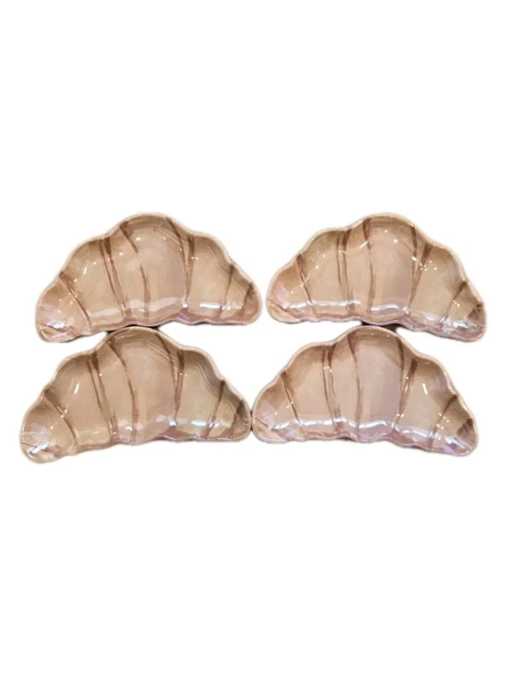New Lot Of 4 Hard Plastic Croissant Shapped Brunch Party Picnic Serving Plates